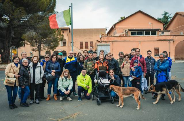 Caltagirone. Bonificata dai volontari dell’associazione "Fare Verde" l’aiuola del Monumento ai caduti nel borgo di Santo Pietro